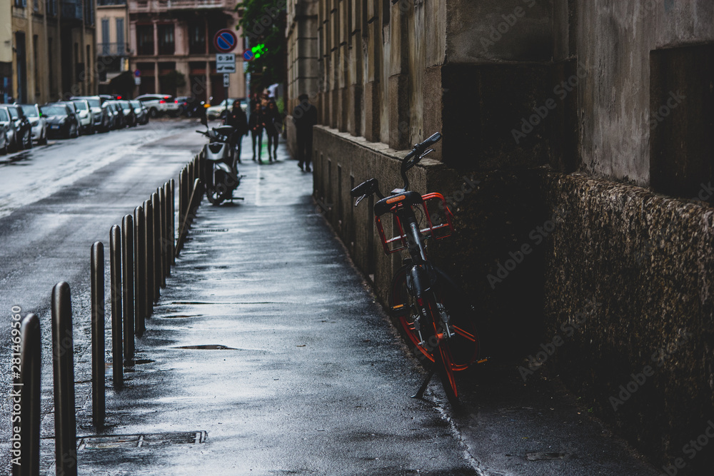 Fototapeta premium narrow street in Milan