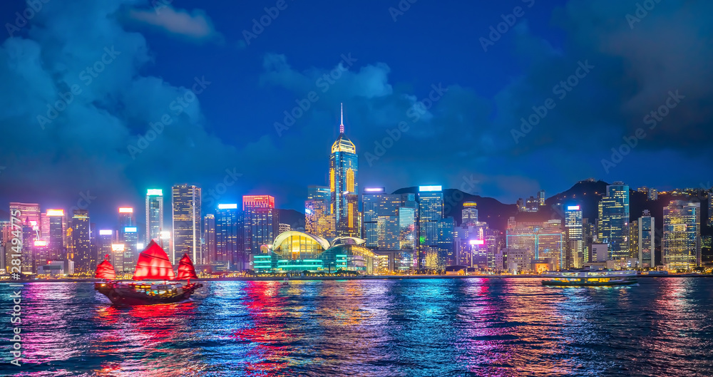 Panoramic view of Victoria Harbor and Hong Kong skyline - obrazy, fototapety, plakaty 