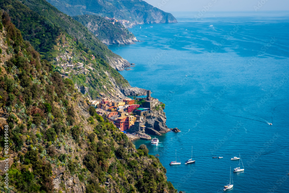Naklejka premium Panorama Vernazza, Cinque Terre parco nazionale, Liguria, Italia