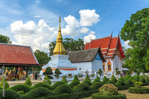 Billede på lærred Golden pagoda in Phra That Kham Kaen, Khon Kaen, Thailand