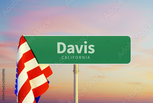 Davis – California. Road or Town Sign. Flag of the united states. Sunset oder Sunrise Sky. 3d rendering