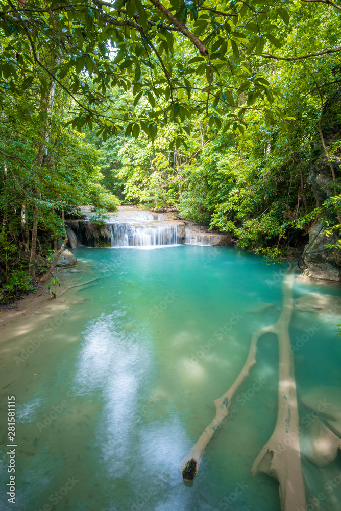 Naklejka premium Beautiful waterfall in Erawan waterfall National Park in Kanchanaburi, Thailand