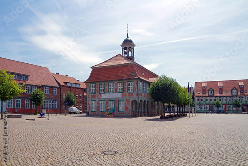 Marktplatz mit Rathaus in Boizenburg/Elbe