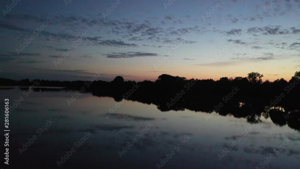 Warmia, mazury, zdjęcia jeziora o zachodzie słońca z drona Warmia, mazury, zdjęcia jeziora o zachodzie słońca z drona