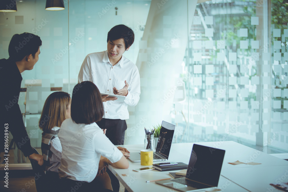 Start-up Asia business team in meeting and helped analyze the marketing problems of the company. Start up new projects concept Start-up Asia business team in meeting and helped analyze the marketing problems of the company. Start up new projects concept