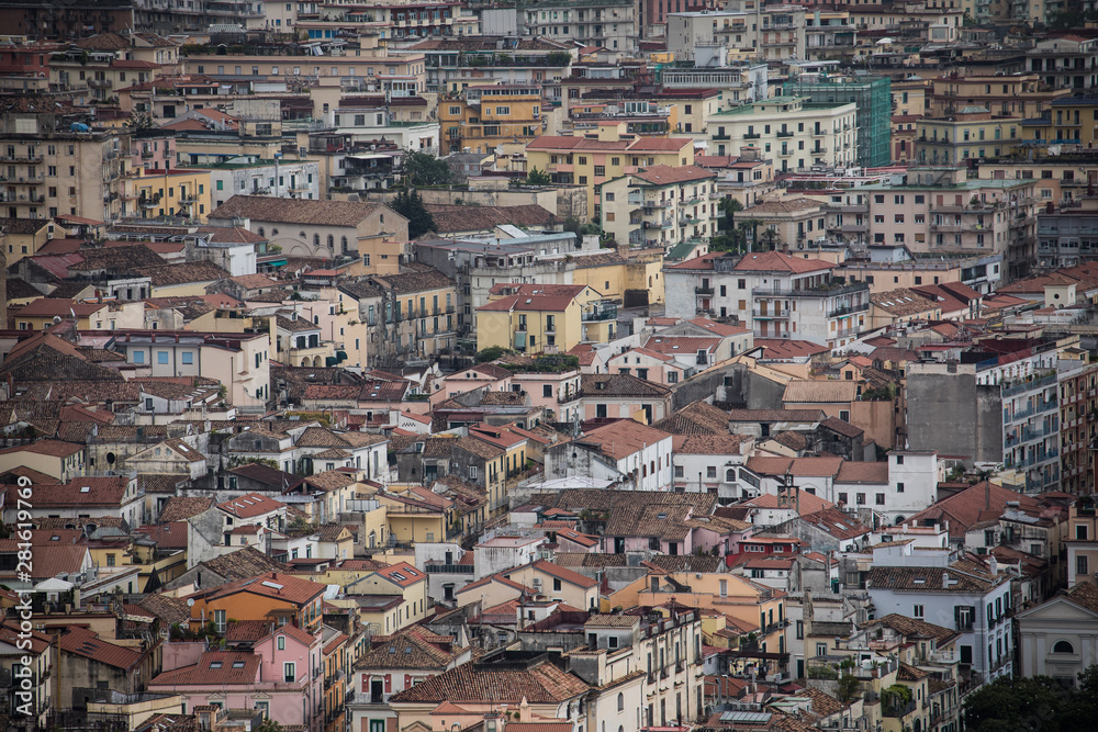 Blick  von oben auf die Dächer von Neapel Italien