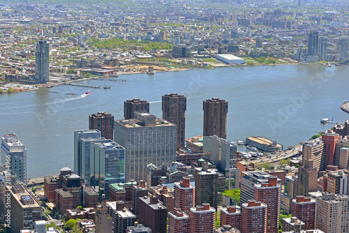 River between Hudson Waterfront in New Jersey and Manhattan. New York City, US