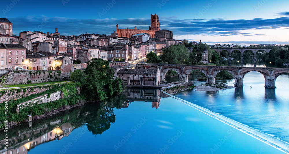 Fototapeta premium Cityscape of Albi at night in France
