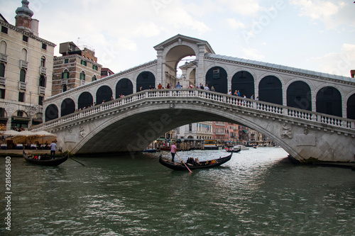 Canales de Venecia © @CMG_IG