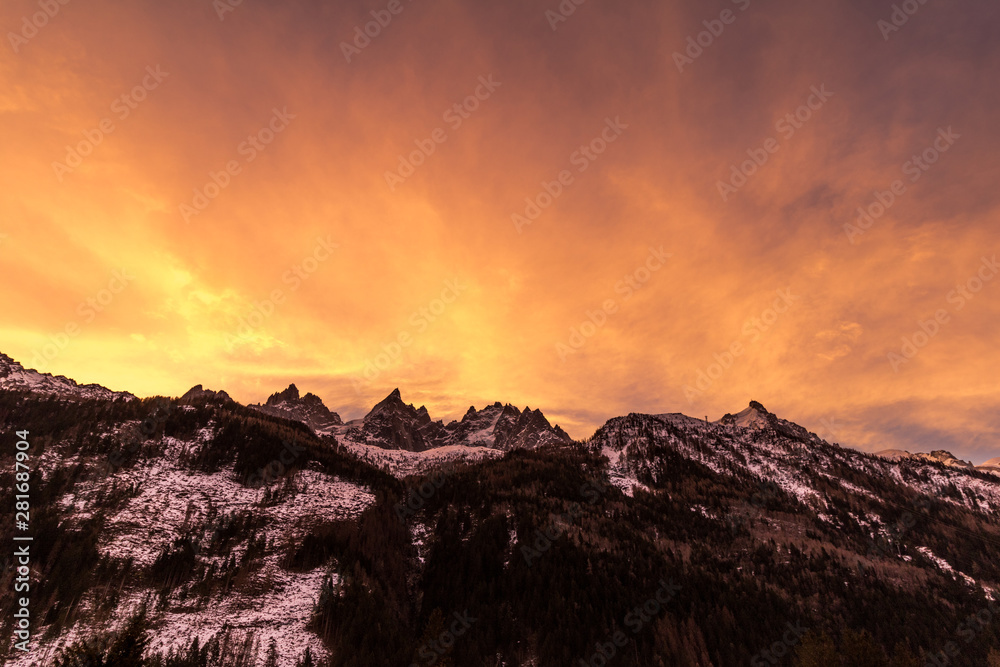Aiguilles de Chamonix au coucher du soleil