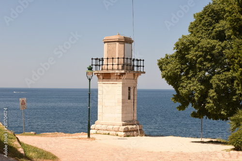 Faro sulla costa