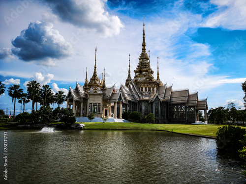 royal palace in bangkok thailand