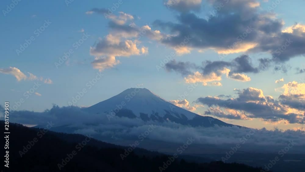 Sunset over Mount Fuji, Oshino, Yamanashi Prefecture, Japan Sunset over Mount Fuji, Oshino, Yamanashi Prefecture, Japan