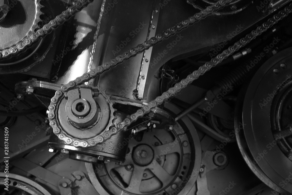 An image of a chain transfer of a modern combine. An image of a chain transfer of a modern combine.