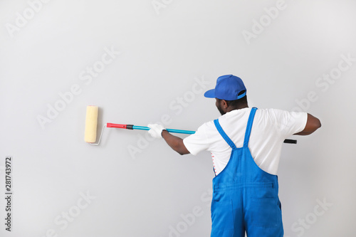 African-American decorator ...