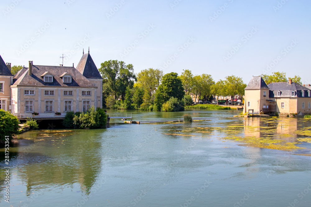 La Flèche. Le Loir et le moulin des quatre saisons. Sarthe. Pays de la Loire