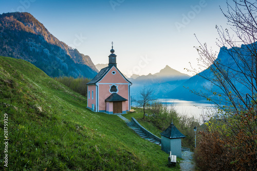 Kirche auf dem Kalvarienberg in Ebensee am Traunsee - Alpen in Österreich photo