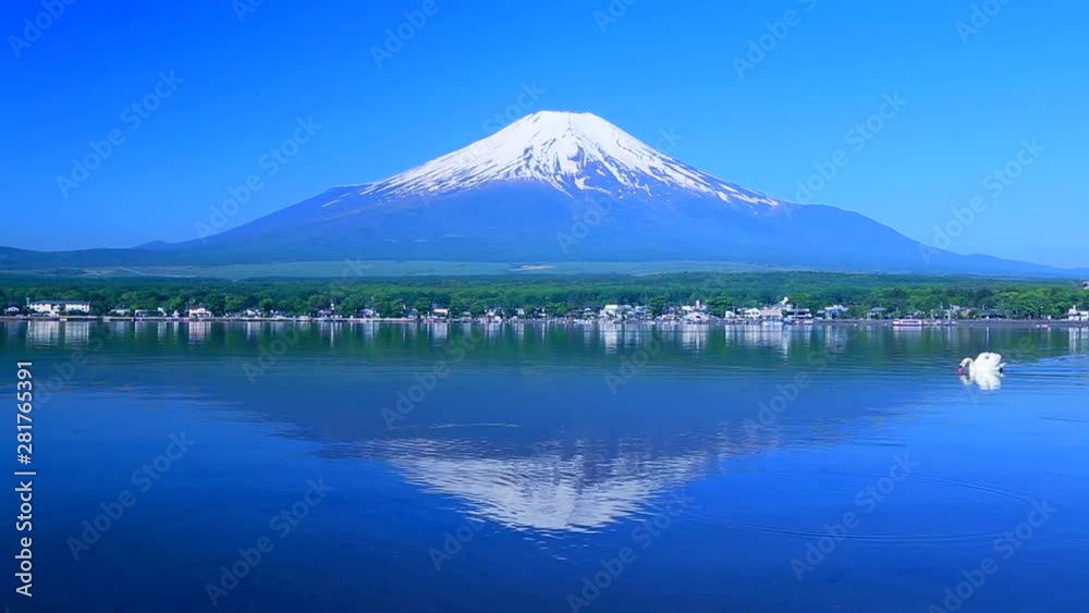 Lake Yamanaka and Mount Fuji, Yamanashi Prefecture, Japan Lake Yamanaka and Mount Fuji, Yamanashi Prefecture, Japan