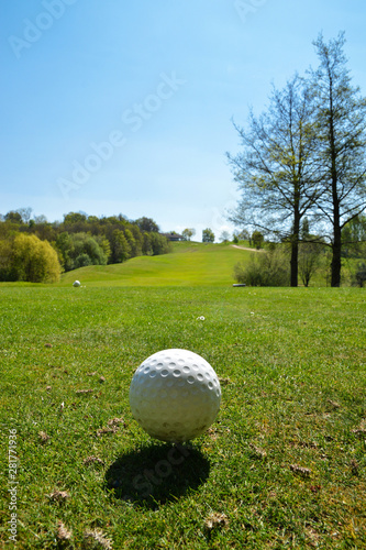 A golf ball on a golf course