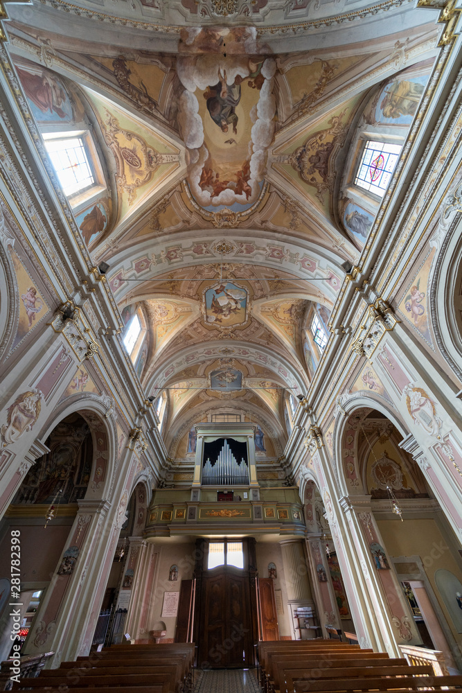 Caselle Lurani: interior of the San Giuseppe church