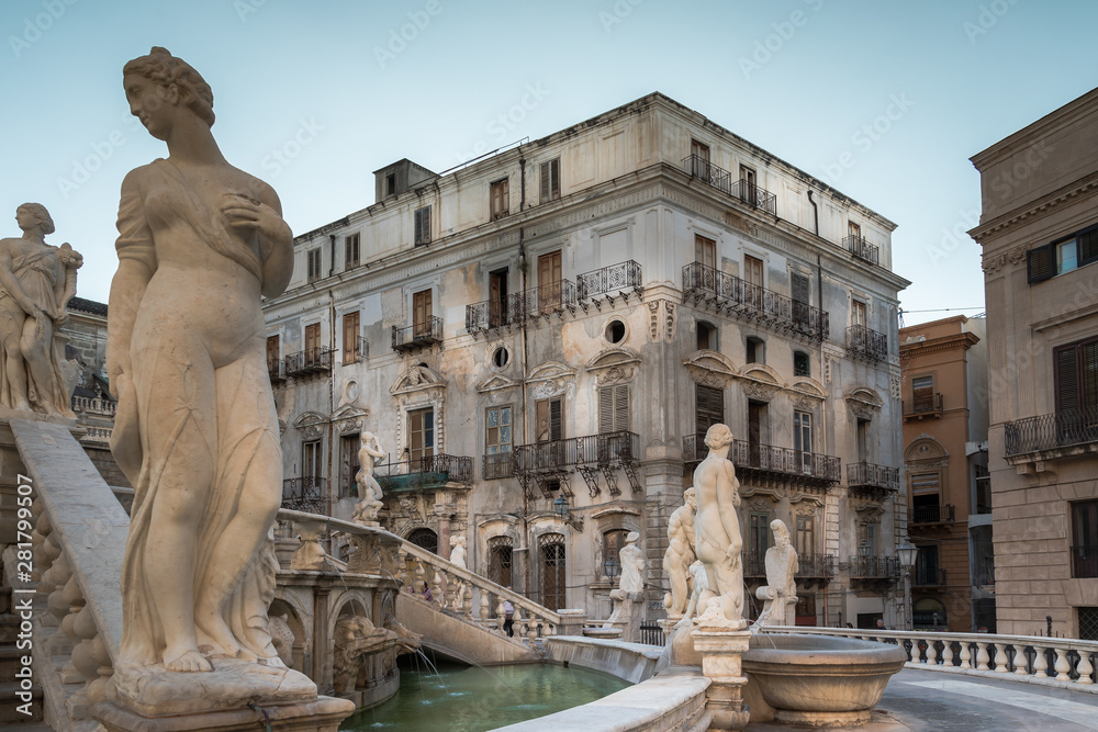 Brunnen, Fontana Pretoria in Palermo, Sizilien Italien, Detailansicht
