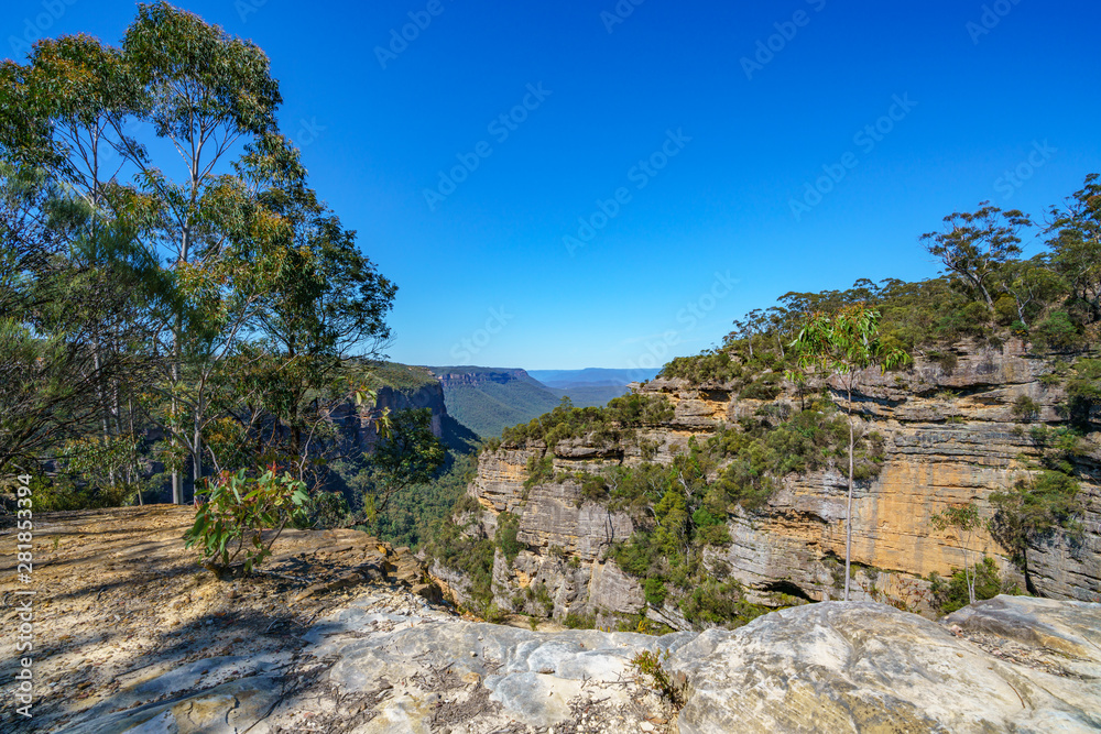 hiking to norths lookout, blue mountains national park, australia 12