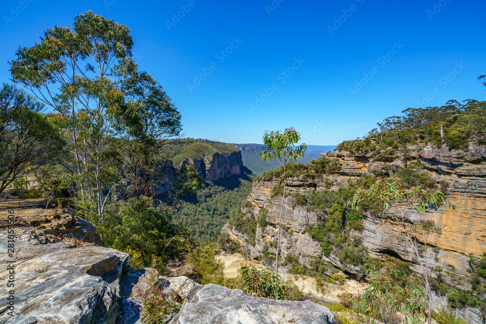 hiking to norths lookout, blue mountains national park, australia 18
