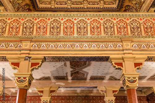 Fototapeta Naklejka Na Ścianę i Meble -  Decorative elements and ornament in Tempel Synagogue