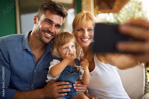 Quadro su tela Family portrait outdoor