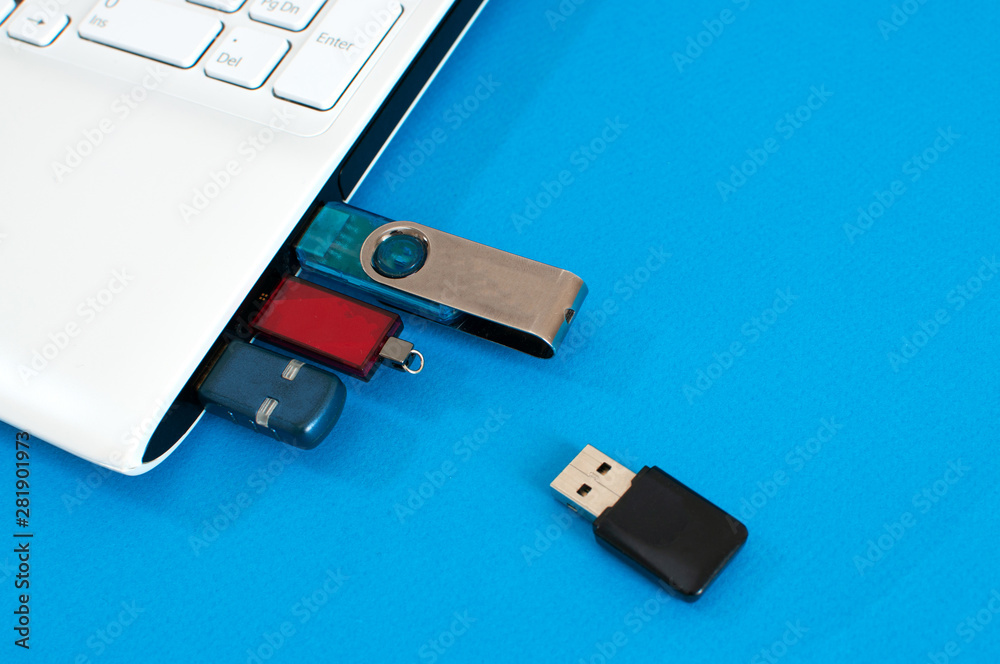 Fototapeta premium flash card in laptop