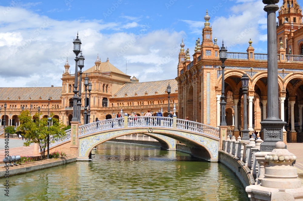 Puentes en la Plaza de España, Sevilla