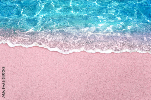 Fototapeta Naklejka Na Ścianę i Meble -  tropical pink sandy beach and clear turquoise water