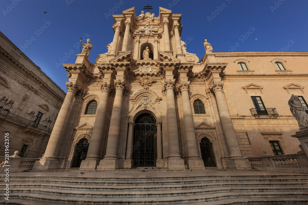Kathedrale Santa Maria delle Colonne in Syrakus - Sizilien, Italien