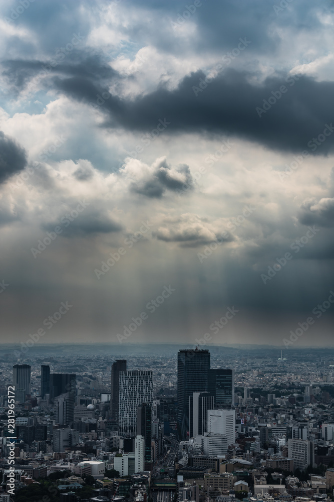 Fototapeta premium 神秘的な東京の空 Mystical Tokyo Sky