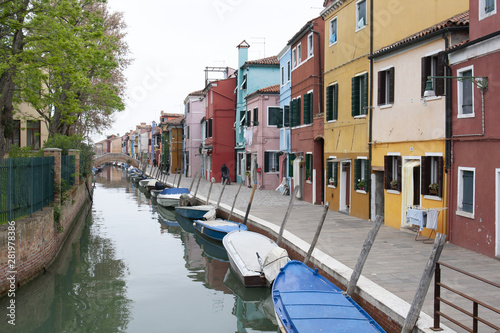 angoli di case colorate
