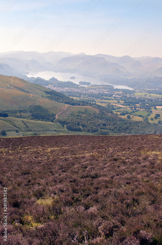 Obraz premium Skiddaw Mountain on a hot summer day.