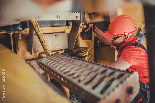Φωτογραφία Broken Dump Truck