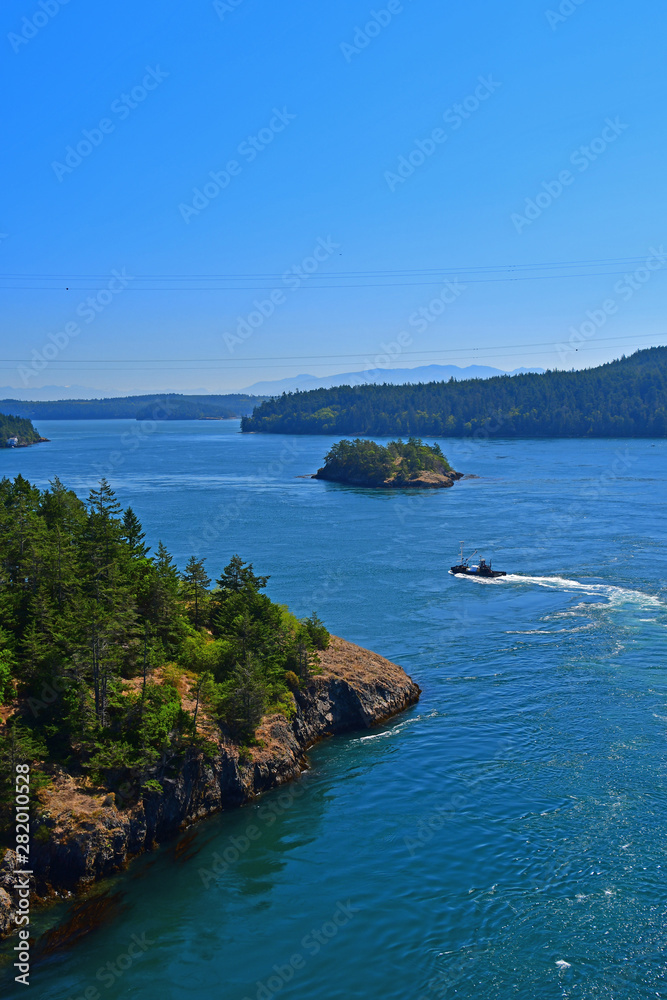 Obraz premium View of Deception Pass near Whidbey Island, Washington