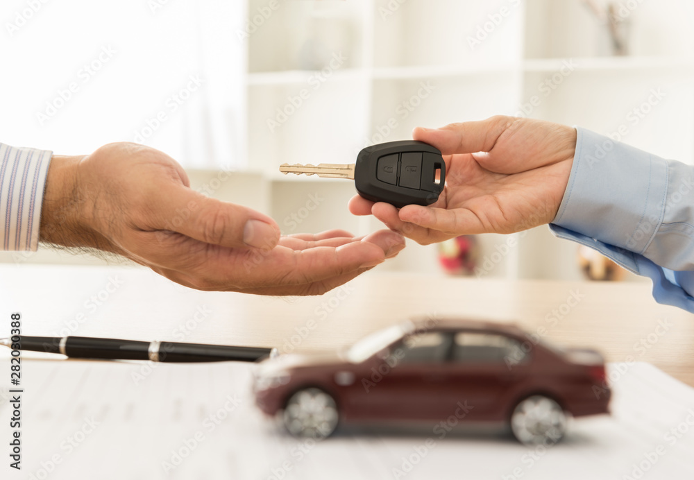Fototapeta premium giving car keys