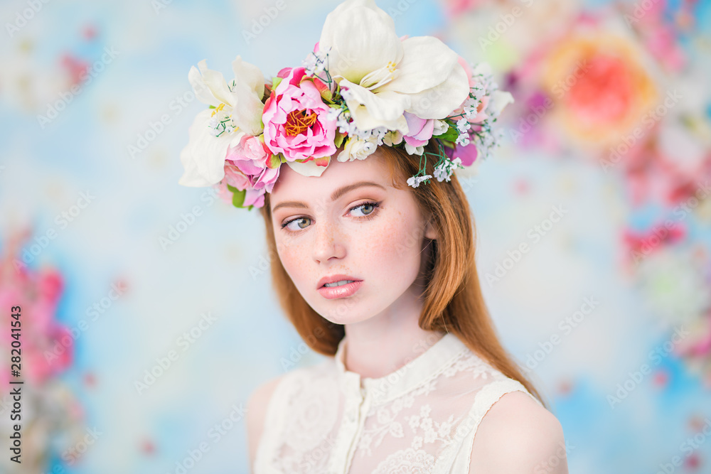 wonderful wreath on her head wonderful wreath on her head