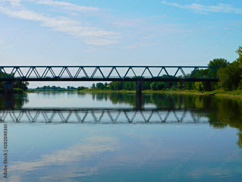 Der Grenzlfluss zwieschen Deutschland und Polen Der Grenzlfluss zwieschen Deutschland und Polen
