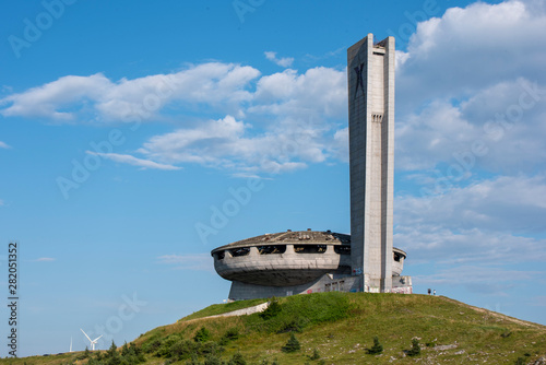 Fotografi Buzludzha, Bulgaria - The Memorial House of the Bulgarian Communist Party sits on Buzludzha Peak