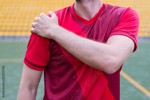 Foto Cropped closeup photo of unhappy sad upset guy touching shoulder