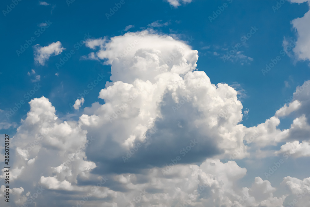 Obraz premium blue sky with white clouds