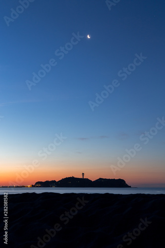 鵠沼海岸から見た江ノ島 / Enoshima