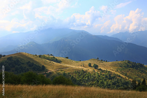 Landschaft mit Bergen in Italien