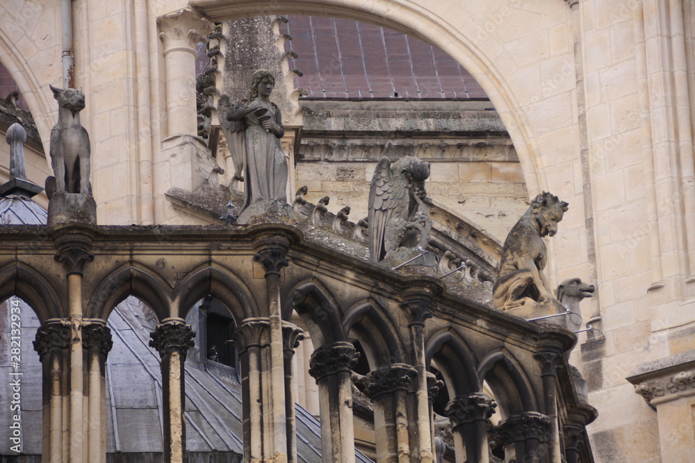 statues et gargouilles de la cathédrale de Reims