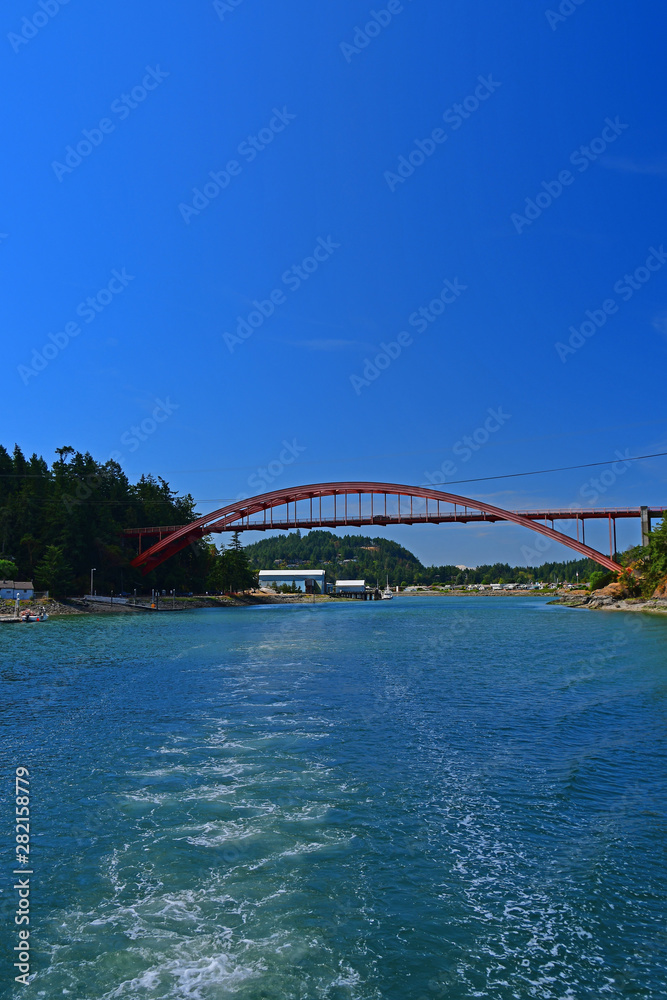 Fototapeta premium The Rainbow Bridge spanning the Swinomish Channel in La Conner, Washington