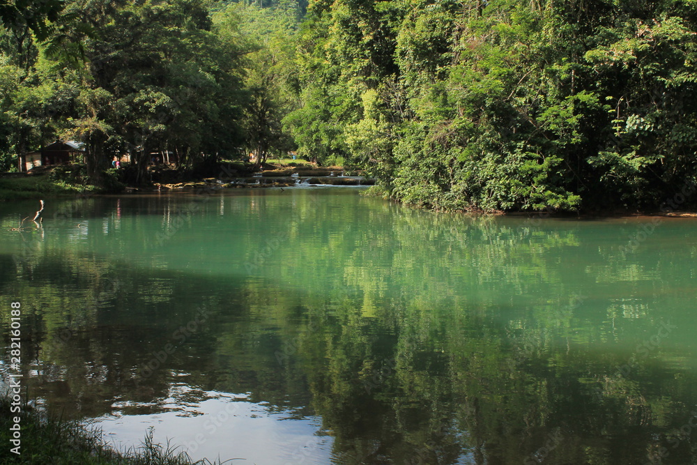 Fototapeta premium Agua Azul chiapas