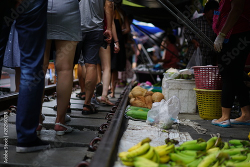 Fototapeta Naklejka Na Ścianę i Meble -  水上マーケット: Floating market in Thailand